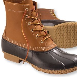 I am selling them because I barely weare them.